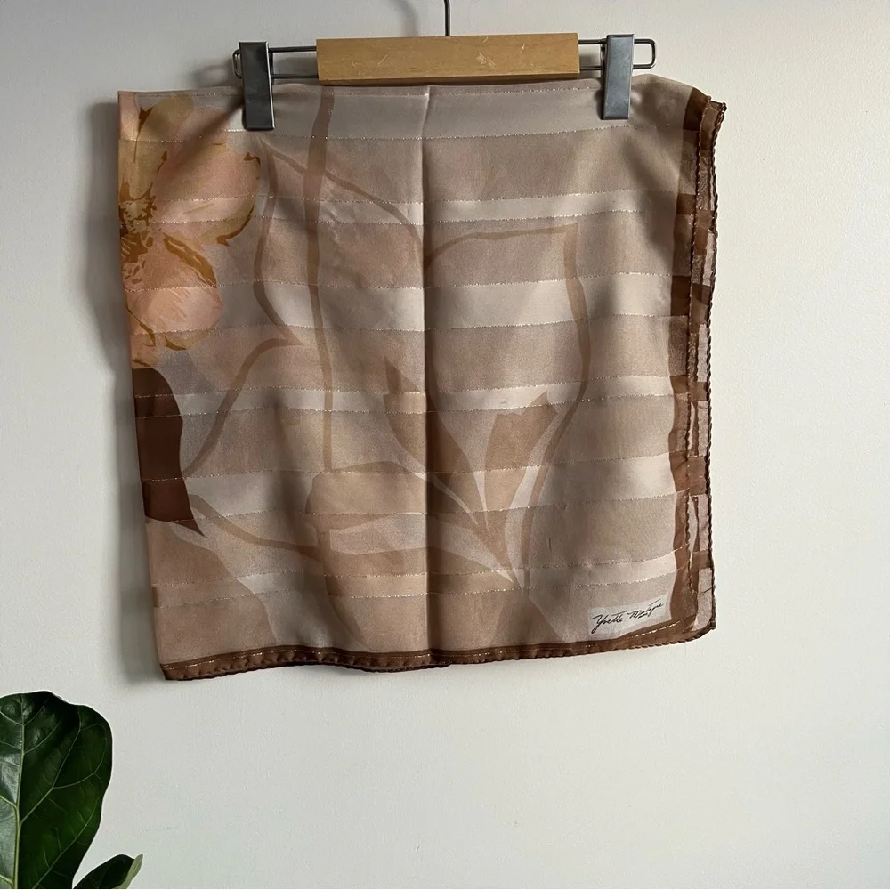 Vintage Yvette Montagne Paris Scarf Floral Print Metallic Threads 34’’ X 34’’ - Picture 10 of 10